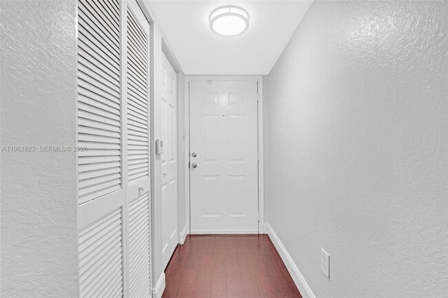 Photo - 2586 Centergate Dr Unidad 303