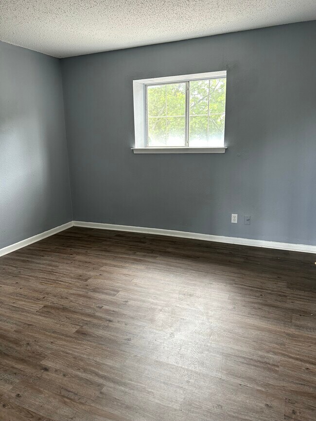 Photo - Eastgate Village Apartments