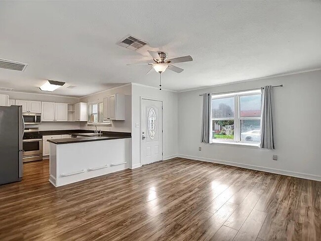 Photo - 5309 Perry Ave