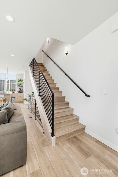 Photo - 902 N 86th St