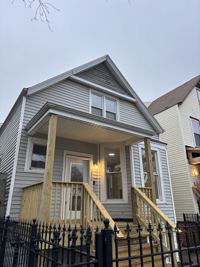 Photo - 3836 W Wabansia Ave