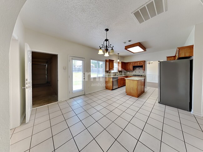 Photo - 962 Wisperwood Dr