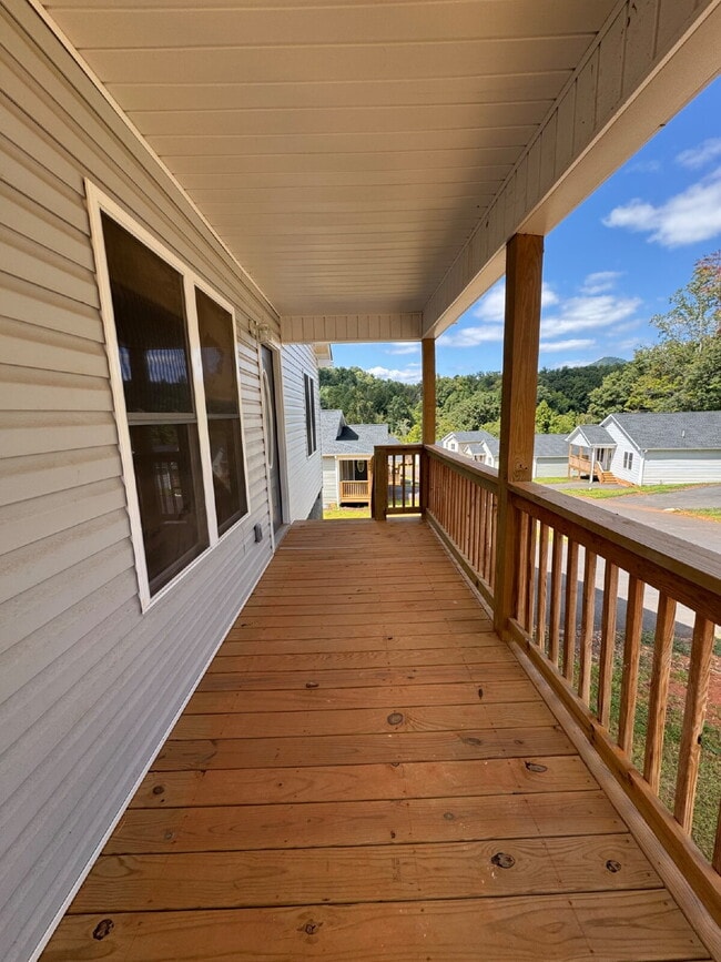 Photo - "Charming 3-Bed Haven with Granite Touches...