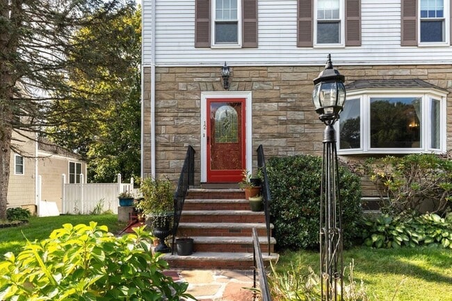 Photo - 12 Headland Way