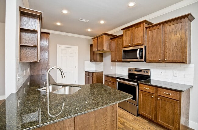Photo - 201 Alder St