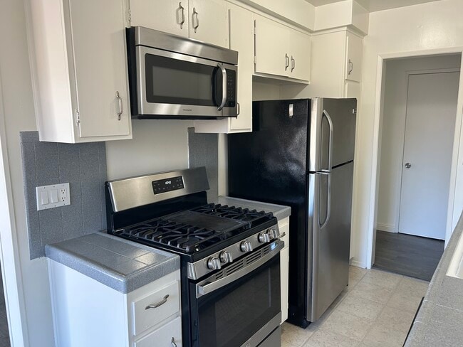 Photo - 1333 S Bundy Dr Unit 9