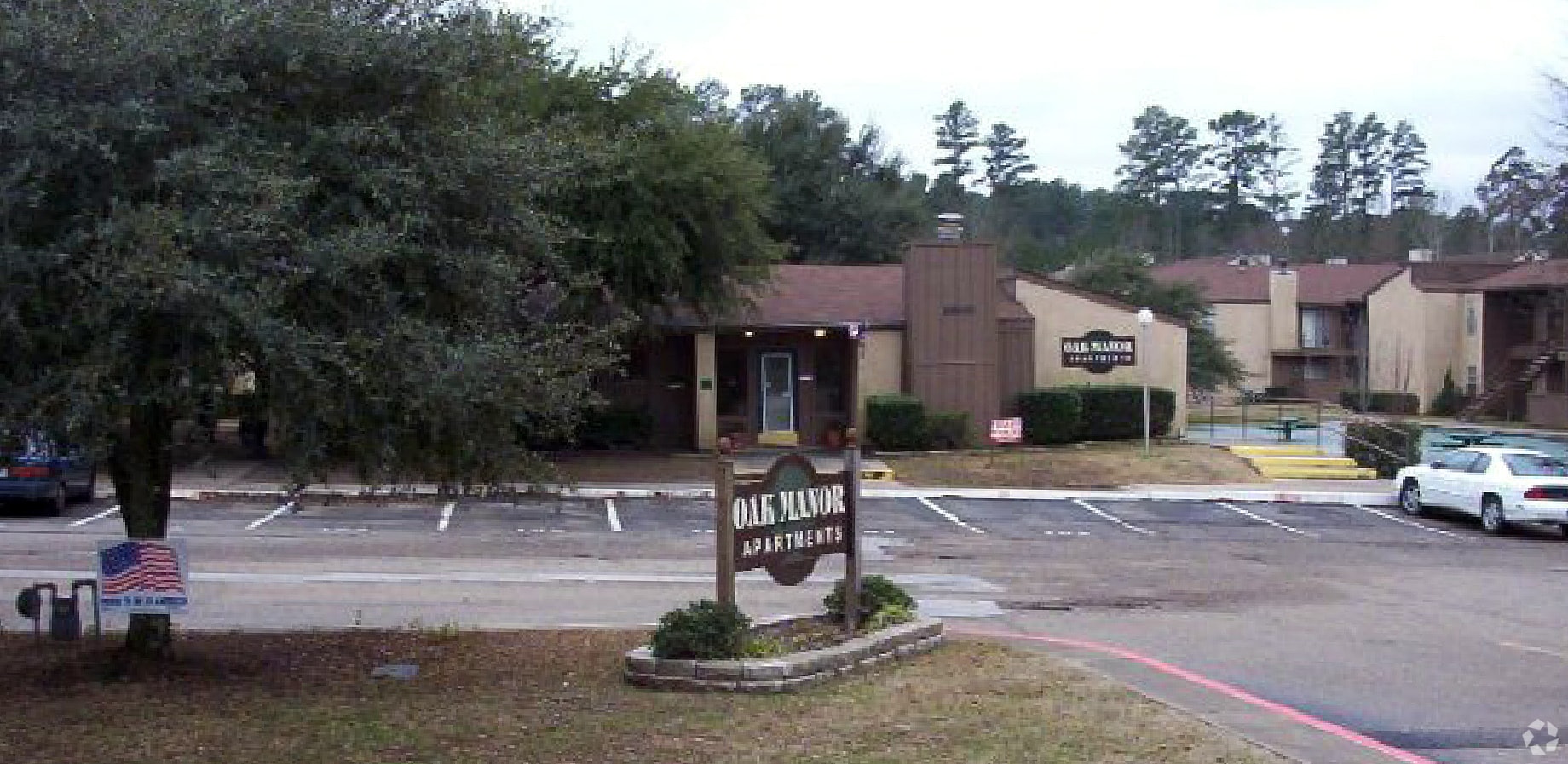 Oak Manor Apartments - Oak Manor Apartments