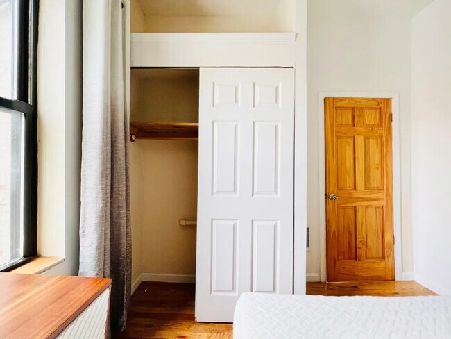 Photo - Furnished room/NOT APARTMENT Unit 4L