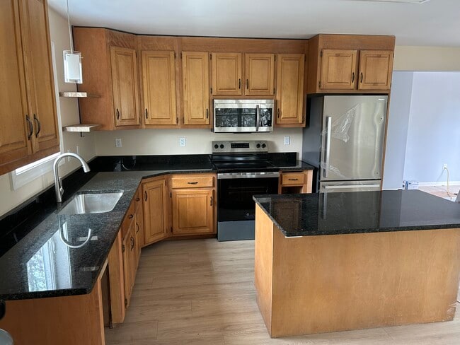 Building Photo - 207 Burton Street Ext Unit 2nd floor