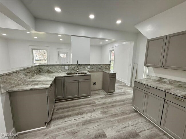 Photo - 338 N Wooster Ave