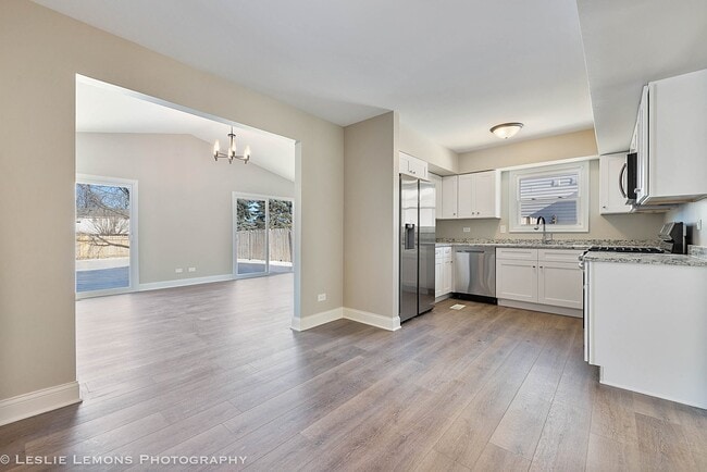 Photo - 2970 Middlebury Ct W