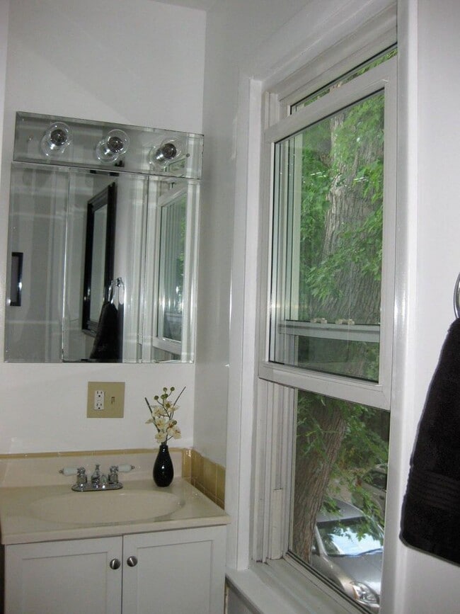 Photo - 57 Washington Ave Unidad 2