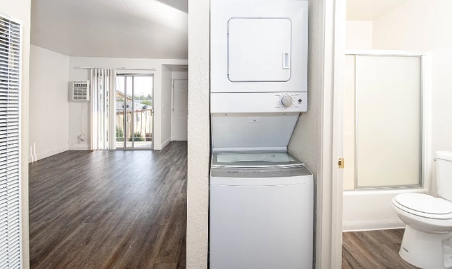 Photo - 281 Junction Ave Unidad H