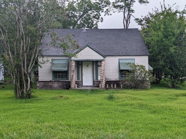 Building Photo - 2695 Goliad St