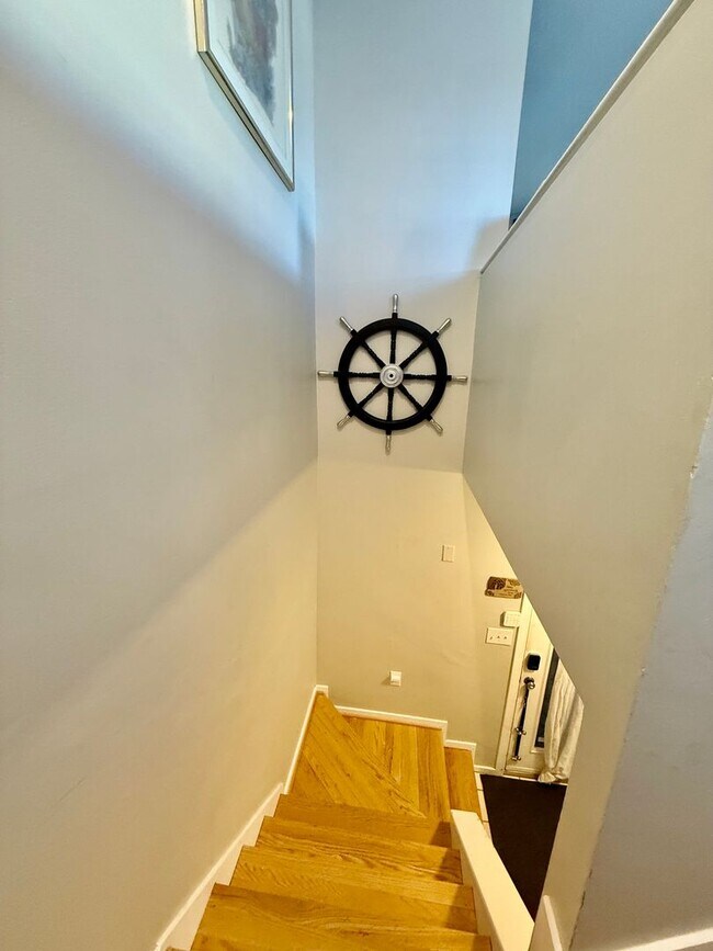 2306 Bergen Ct