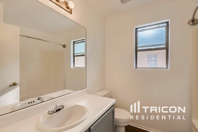 Photo - 15950 W Cottonwood St