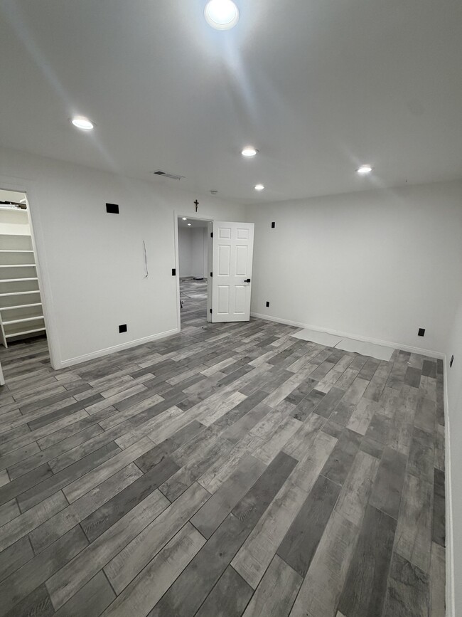 Photo - 2207 S Burnside Ave