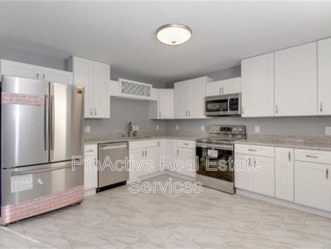 Photo - 1421 Des Moines Ave