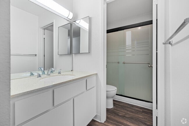 2BD,- 2BA - 1080SF Bahroom