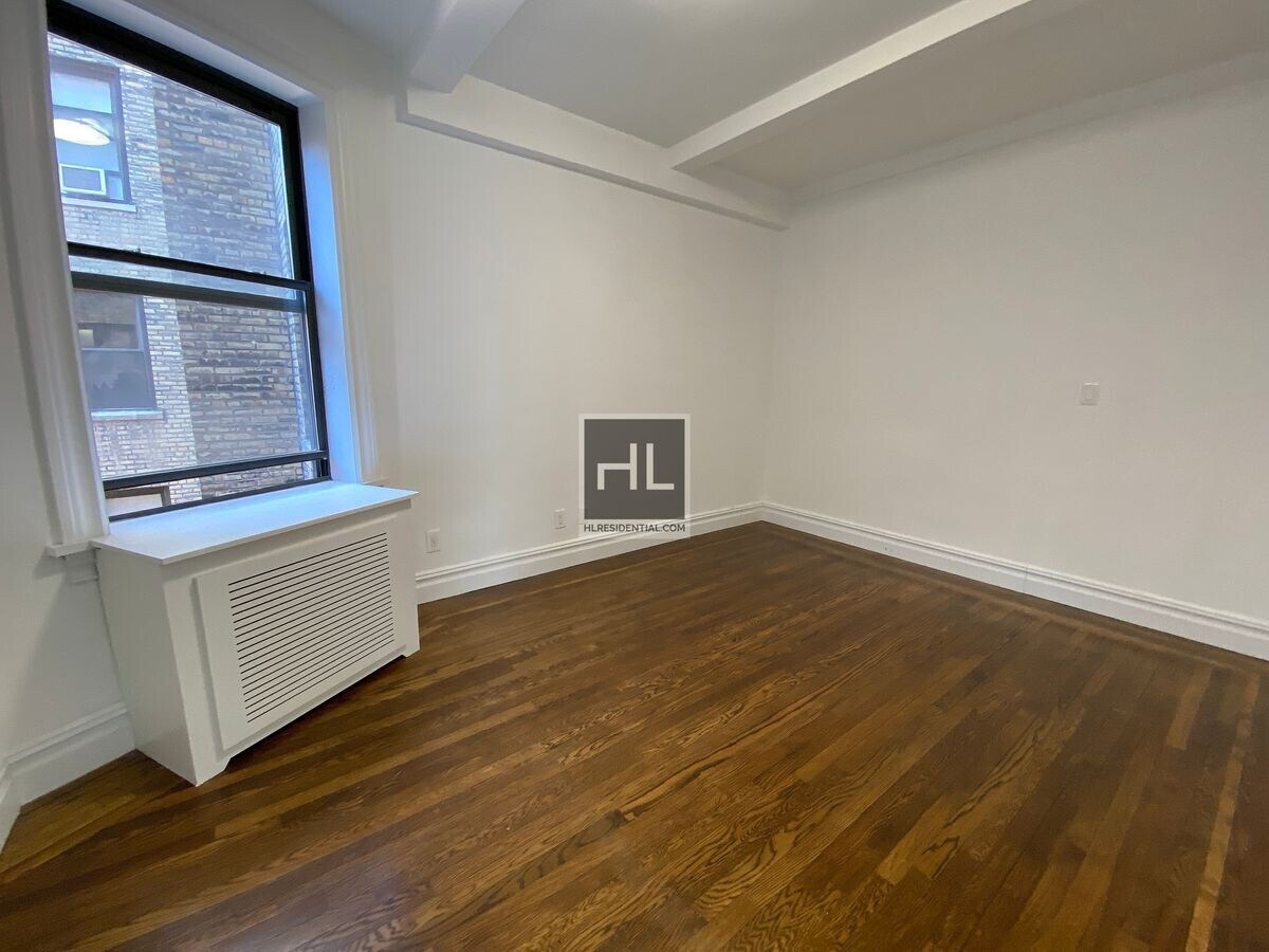 Photo - WEST 68 STREET Unidad 5B