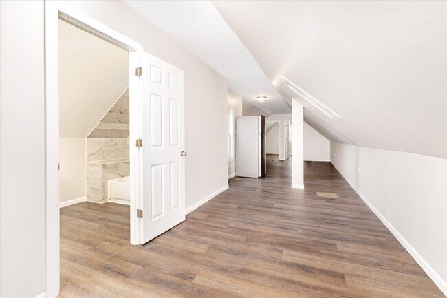 Photo - 2246 S Albany Ave Unit 4F