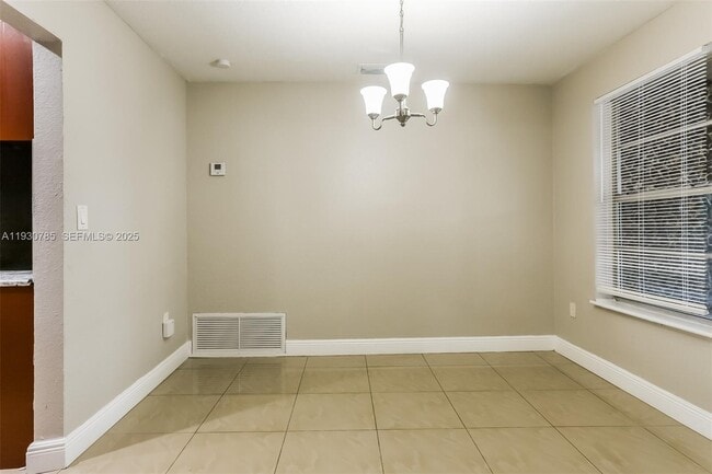 Photo - 7560 Venetian St