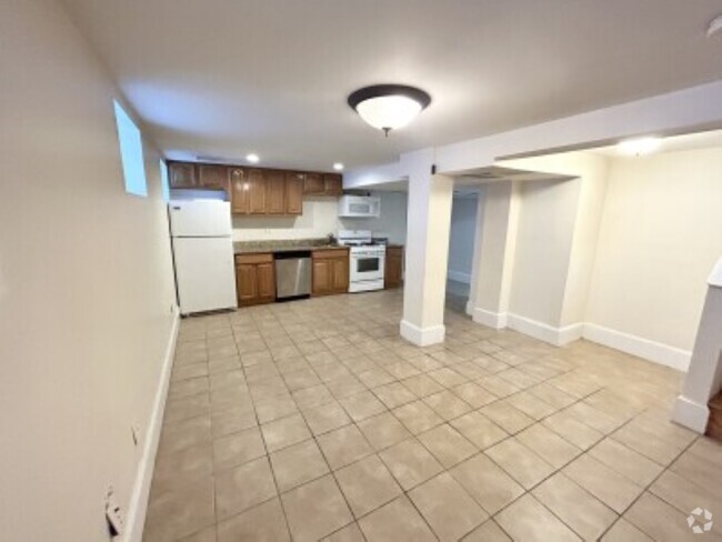 Building Photo - 1568 Tremont St Unit 1 Rental