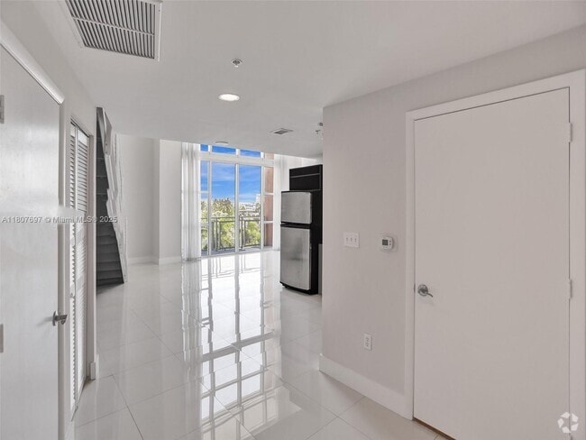 Building Photo - 244 Biscayne Blvd Unit # 439 Rental