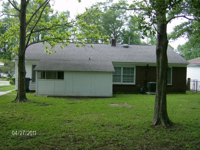 Building Photo - 1518 Greenbay Dr