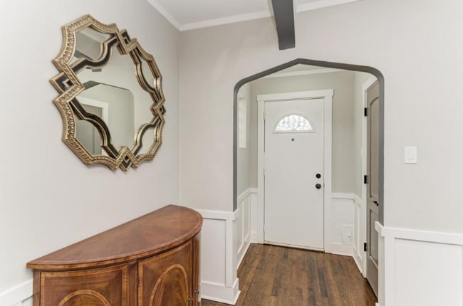 Photo - 9830 S Forest Ave