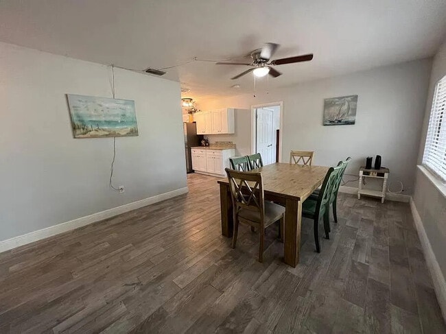 Photo - 709 W Bayshore Dr