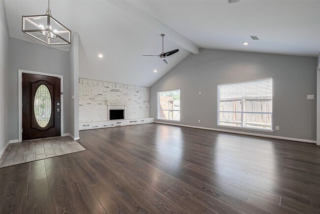 Photo - 319 Gentilly Dr