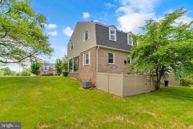 Photo - 12338 Chesterton Dr