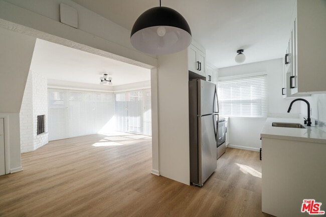 Photo - 1147 Horn Ave Unit 2