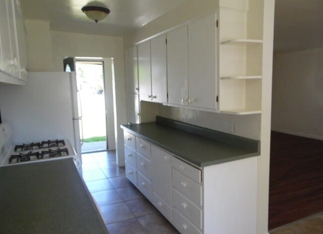 Photo - 210 E 200 N