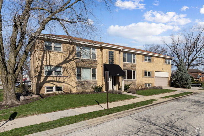 Building Photo - 600 Higgins Rd Rental