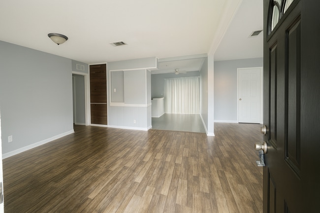 Photo - 3554 Plymouth Dr