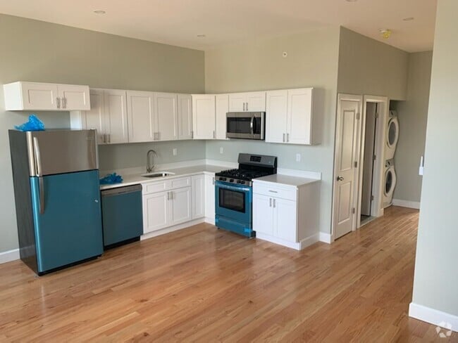 Building Photo - 531 Clinton Ave Unit Floor 2 Rental