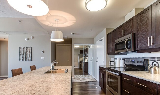 Photo - 300 Assiniboine