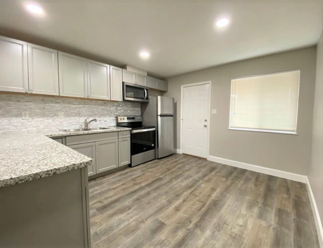 Photo - 809 E Bellevue Rd Unidad na