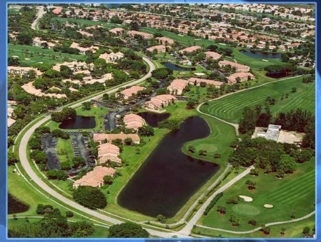 Building Photo - 3400 Pinewalk Dr N