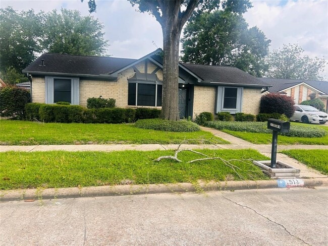 Photo - 511 Belwin Dr House