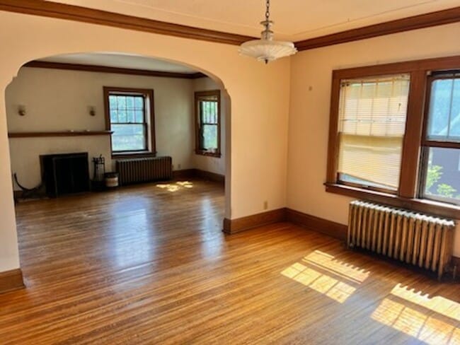 Building Photo - 3832 20th Ave S Unit 2 Rental