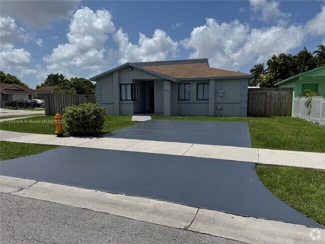 Building Photo - 12237 SW 193rd St Rental