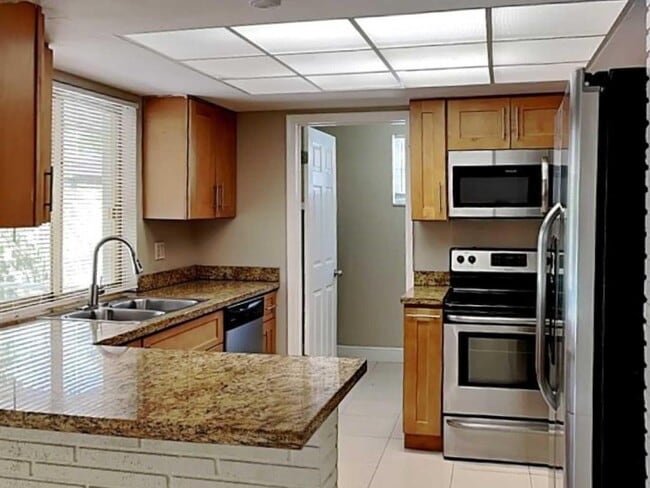 Building Photo - 2240 NE 62nd St Rental