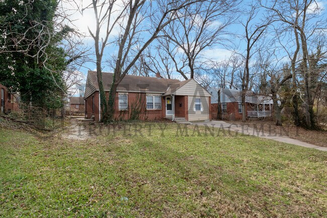 Photo - 3627 E 10th St N