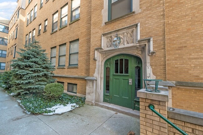 Building Photo - 7219 S Yates Blvd