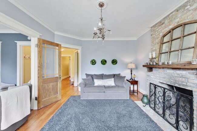 Photo - 3808 N Pine Grove Ave Unit 3N