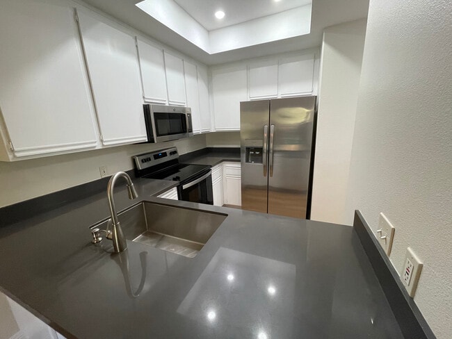 kitchen, just remodeled with all new appliances - 2960 Champion Way Unit 2403