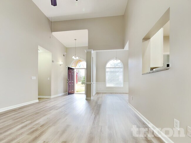 Photo - 440 Pebble Blvd